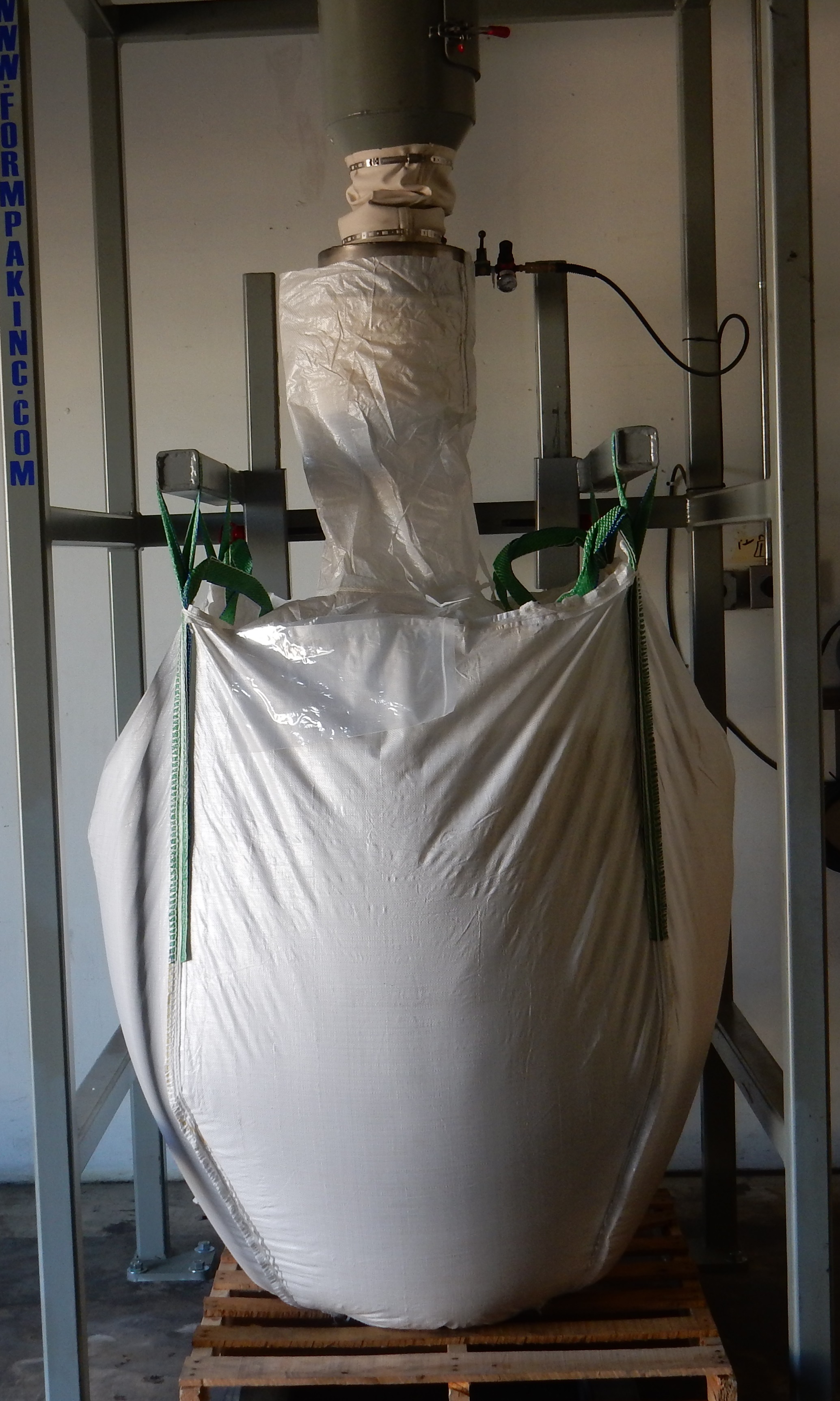 buy-used-spout-top-fibc-bulk-bags-and-sacks-bulk-bag-reclamation